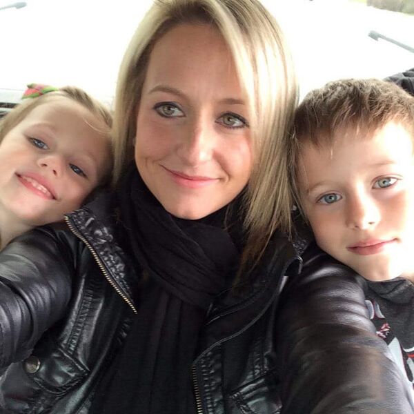 File:Desiree & Kids.jpg