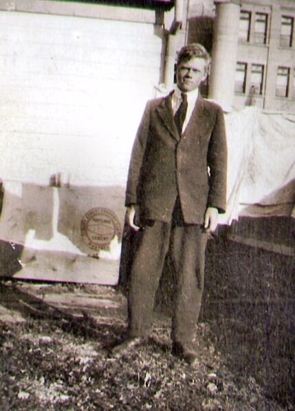 File:010 Harold Newman.Wpg boardinghouse.1921.jpg