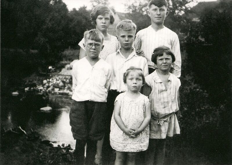 File:1930AlexCurrieFamily.jpg
